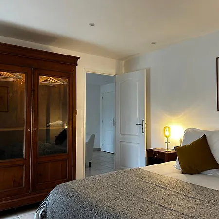 Дом отдыха De La Vergne *